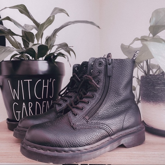 Dr. Martens Shoes - Dr. Martens 1460 Combat boot with Zipper EUC US 6